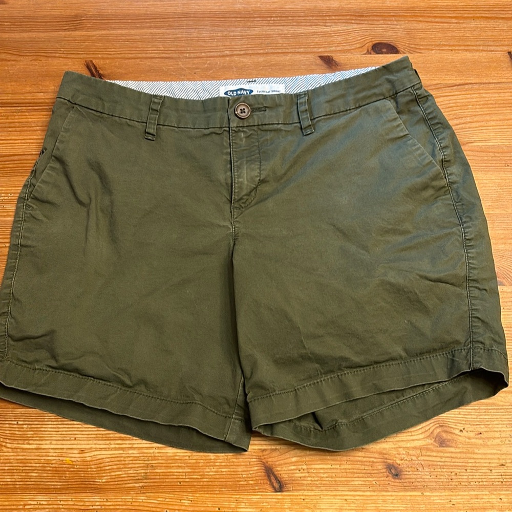 Old Navy Everyday Short
